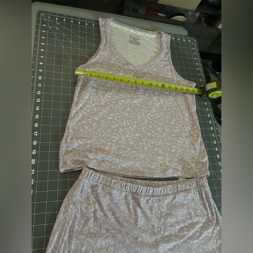 Lavender Patterned Sleepwear Set - Picture 2 of 5